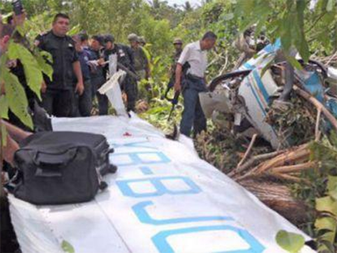 La avioneta despegó a temprana hora de la cabecera municipal de Las Margaritas, se desplomó en las cercanías de la comunidad Yalcoc.