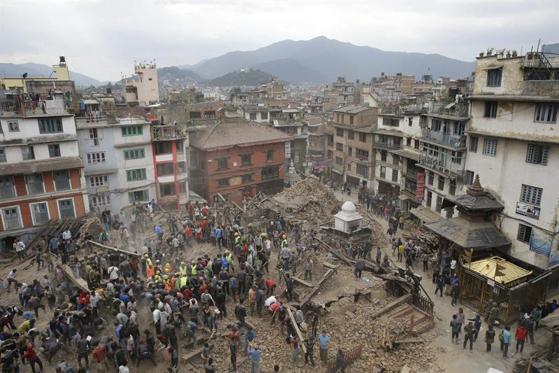Terremoto en Nepal mata a más de mil personas Metropolitano