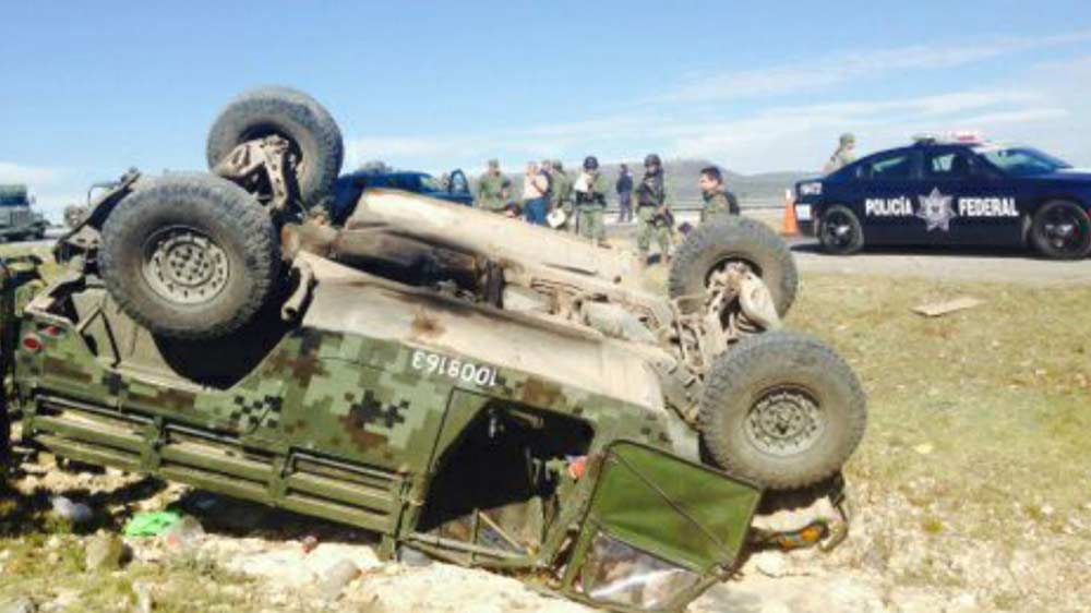 Vuelca camión de militares en San Luis Potosí - 1351375