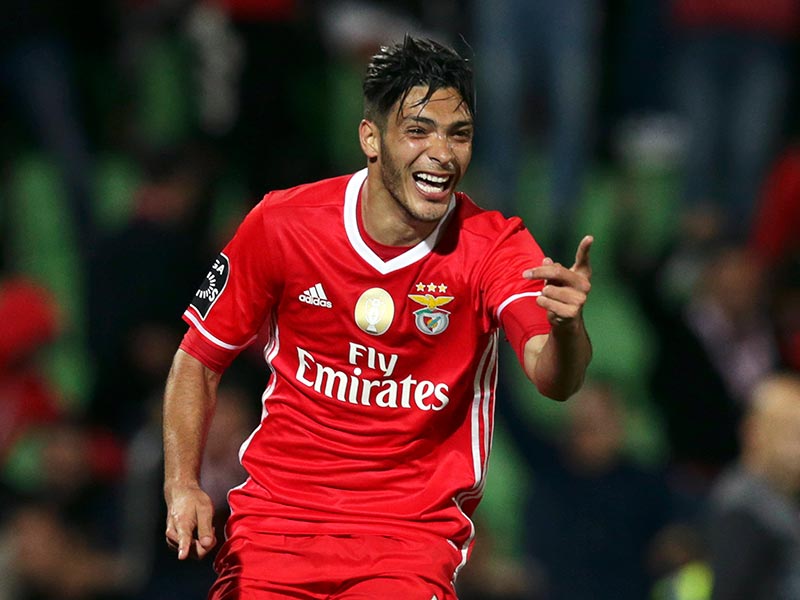 Rául Jiménez pone al Benfica cerca del título Rául Jiménez pone al Benfica cerca del título