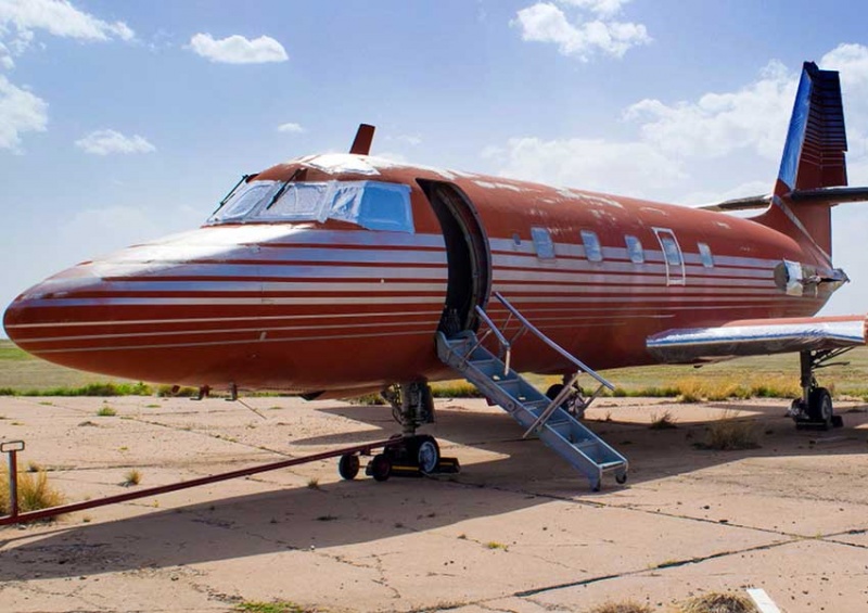 Subastaron avión de Elvis Presley