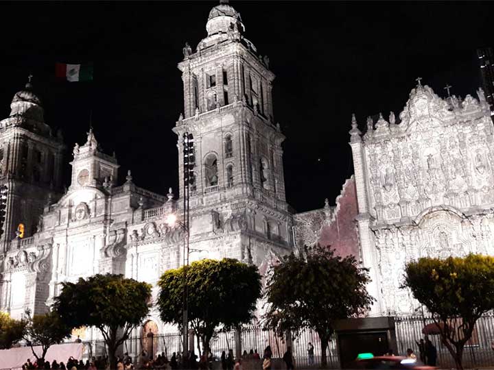 Brilla Catedral Metropolitana con nueva iluminación