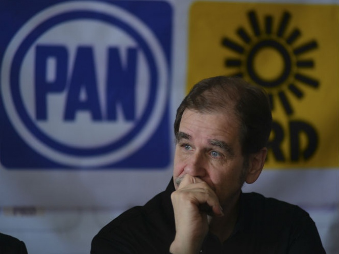 Desde Tabasco el dirigente nacional del PRD, Agustín Basave, defendió la alianza que sostiene con el PAN Desde Tabasco el dirigente nacional del PRD, Agustín Basave, defendió la alianza que sostiene con el PAN