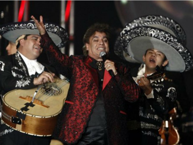 Las cenizas de Juan Gabriel arribarán hoy a territorio mexicano a las 18:00 horas de Ciudad Juárez.