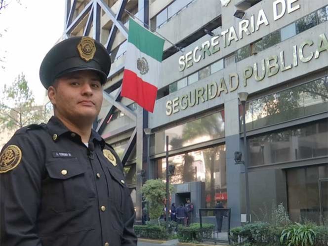 La condecoración como Policía Distinguido de la Ciudad de México 2016 significa para Yonathan un gran logro en su carrera. Foto: Especial