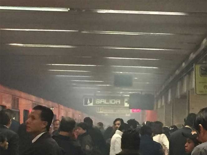 La presencia de humo se registra en la estación Etiopía de la Línea 3. Foto: Twitter @TORRESROBLES