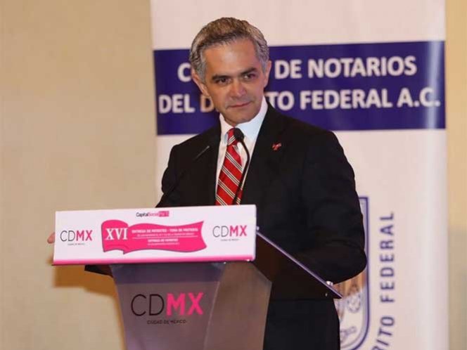 Tenderá Mancera mano a migrantes