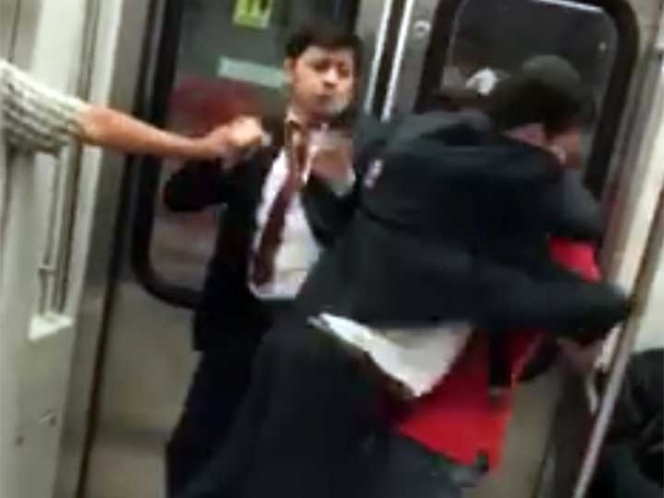 Sufre ataque epiléptico y cae a las vías del Metro Sufre ataque epiléptico y cae a las vías del Metro