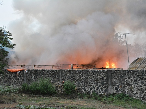 incendio-bodega-desechos-peligrosos-2.jpg